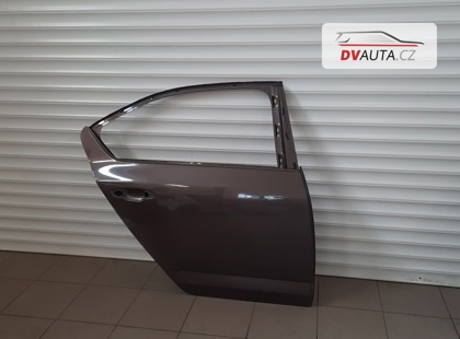 Pravé zadní dveře Octavia III